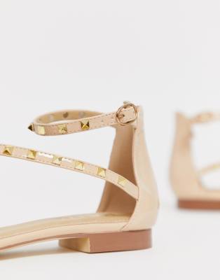 nude patent flat shoes