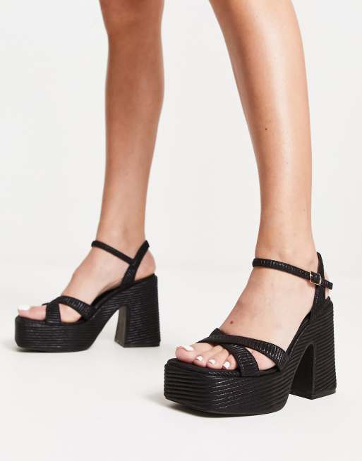 RAID – Keiran – Sandaletten in strukturiertem Metallic-Schwarz mit Plateausohle und weiter Passform, exklusiv bei ASOS , 4 von 4