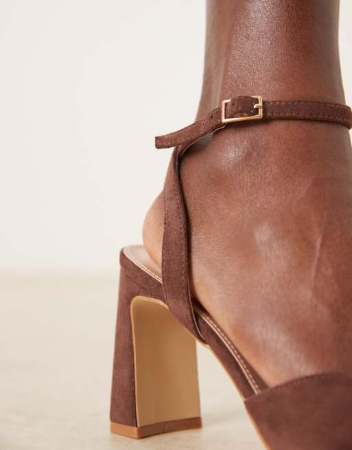 RAID Kristina Wide Fit block heeled shoes in brown suedette, 3 of 4