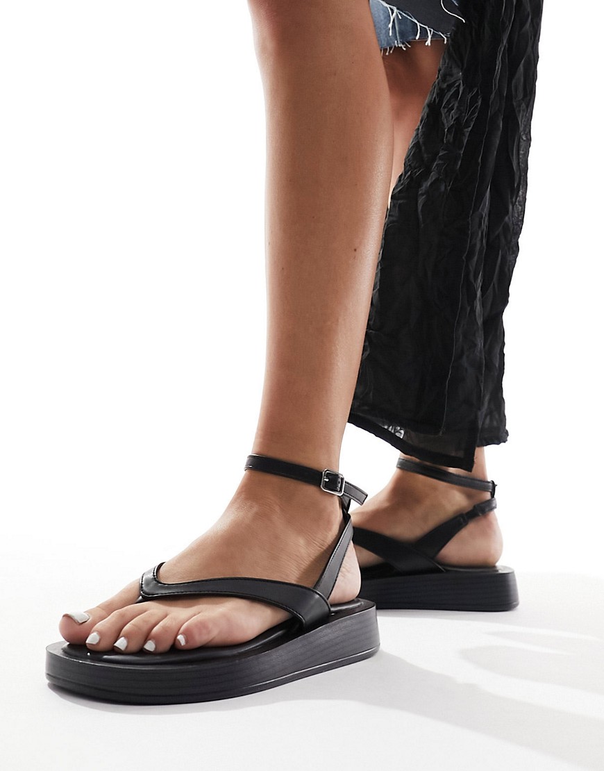 Raid Maysee Toe Thong Flatform Sandals In Black