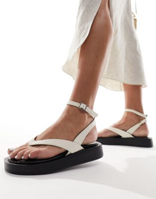 Raid Maysee Toe Thong Flatform Sandals In Cream-white