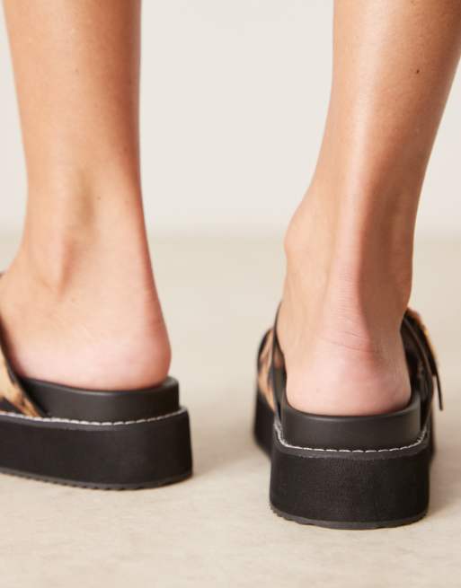 RAID - Narina - Sandalen met asymmetrische dubbele gesp en plateauzool in luipaardprint, 4 van 4