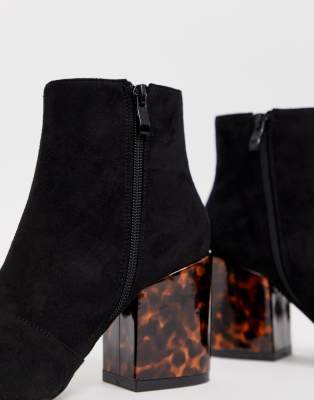 Black boots clearance with tortoiseshell heel