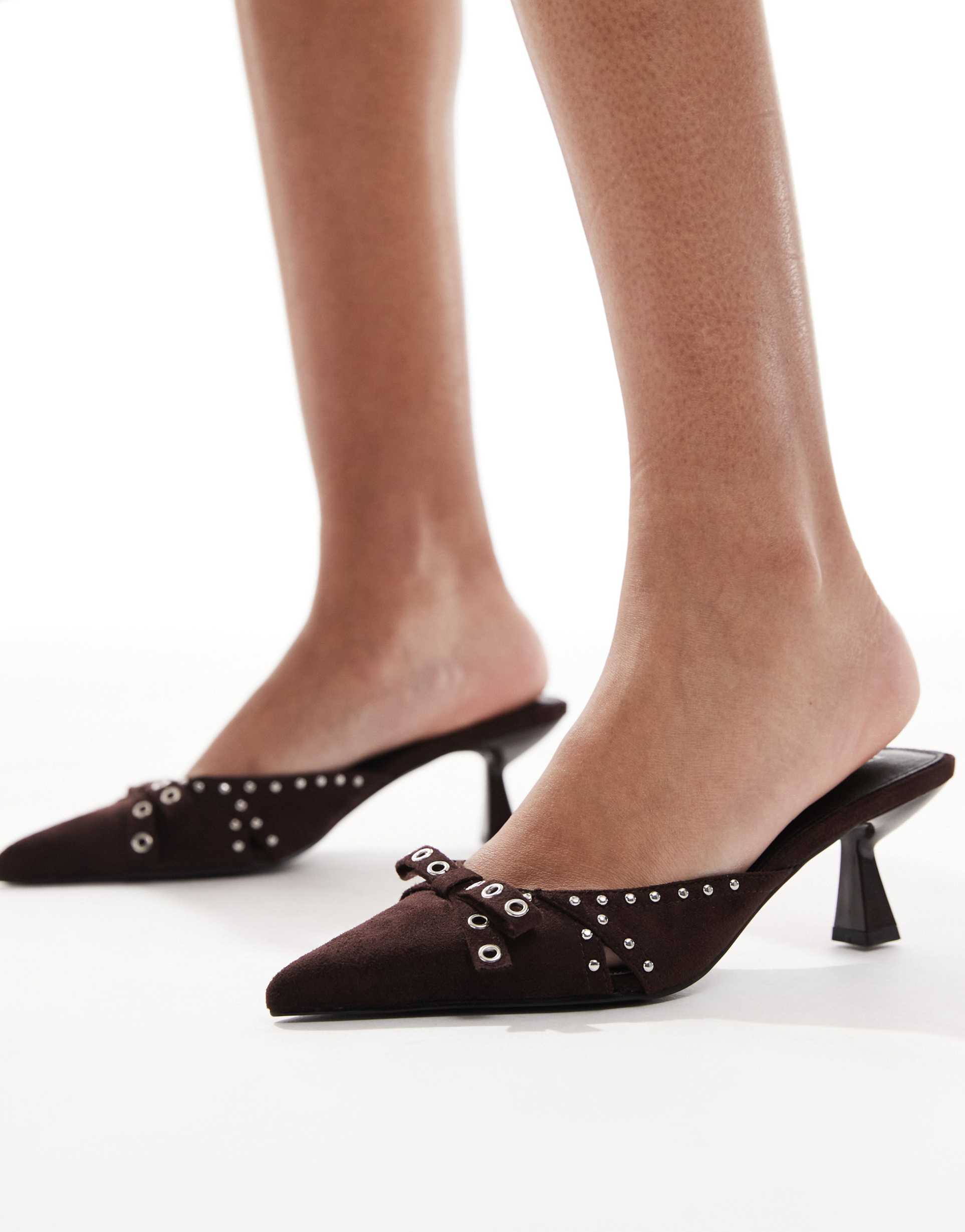 raid tinsley kitten heeled mules with bows in chocolate