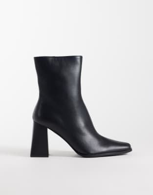 Pointed Toe 2