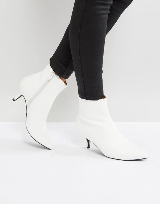 White booties 2025 kitten heel