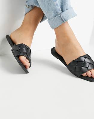 raid wide fit sandals