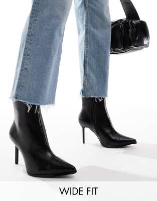 Elvio heeled ankle boots in black