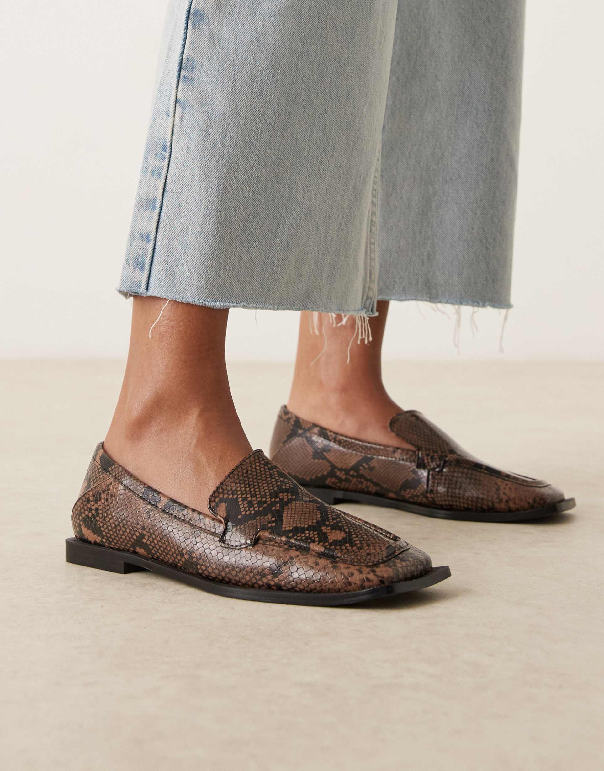 raid wide fit neely square toe loafers in brown snake