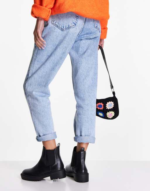 Chelsea boots store and mom jeans