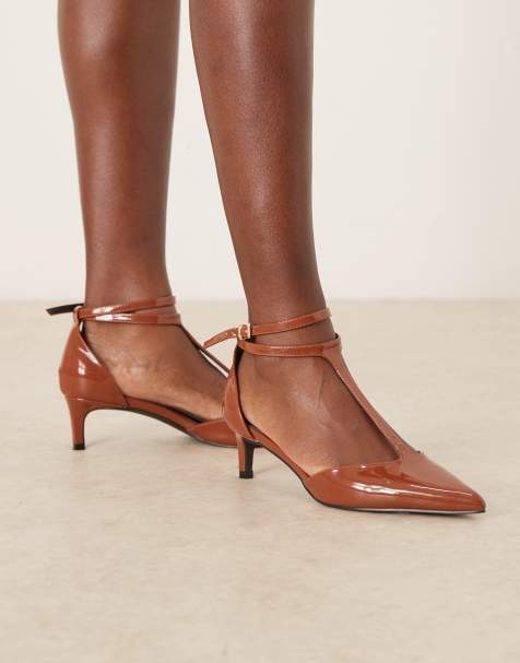 RAID Wide Fit – Tosha – Schuhe in Milchschokoladenbraun mit Lackoptik und Pfennigabsatz - view 1