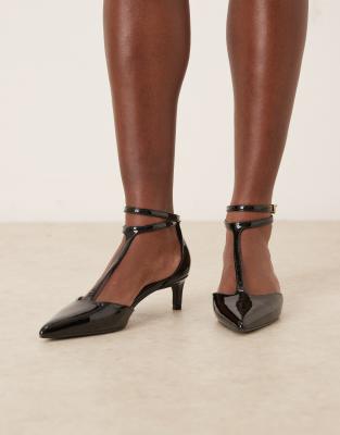 RAID Wide Fit - Tosha - Schuhe in schwarzer Lackoptik mit Kitten-Absatz, weite Passform