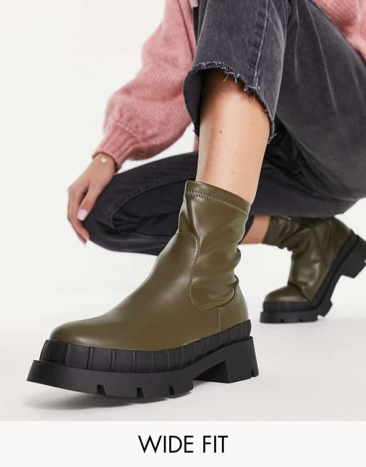 Wide fit rubber clearance boots