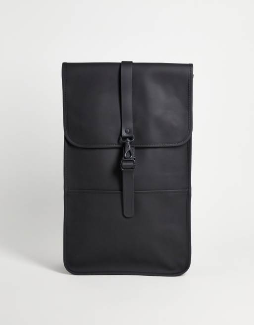 Rains – 12200 – Wasserfester Rucksack in Schwarz