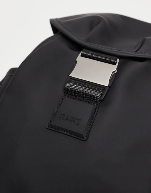 Rains - 12870 Valera - Zainetto a secchiello impermeabile nero con coulisse e fibbia, 2 di 3