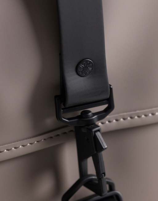 Rains 13020 vandtæt mini-rygsæk i beige, 3 af 5