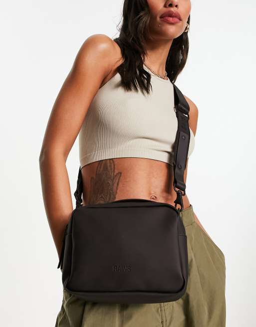 sigte lilla Bounce RAINS - 13050 - Vandtæt, firkantet crossbody-taske i sort | ASOS