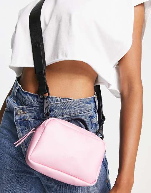 Rains - 13050 - Waterdichte vierkante crossbody-tas in roze, 2 van 4