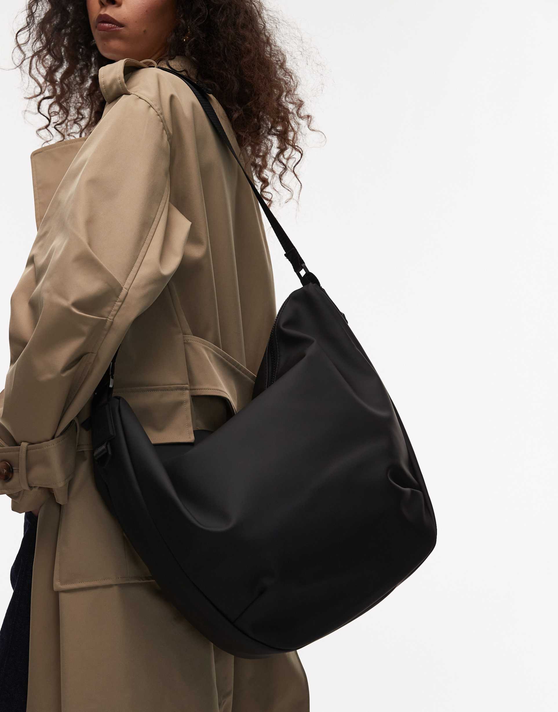 rains 13120 valera waterproof large shoulder bag in black