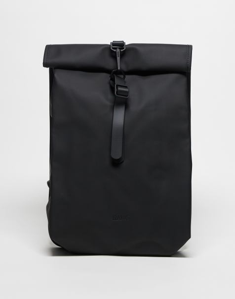 Rains – 13330 – Wasserfester, kleiner Unisex-Rucksack in Schwarz mit Rolltop - view 1