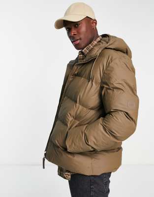 RAINS 15060 PUFFER COAT IN BROWN