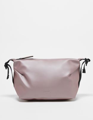 15630 waterproof Hilo wash bag in metallic pink