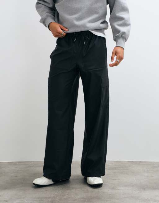 Rains 18990 waterproof elasticated wide fit cargo trousers in black, 2 of 5