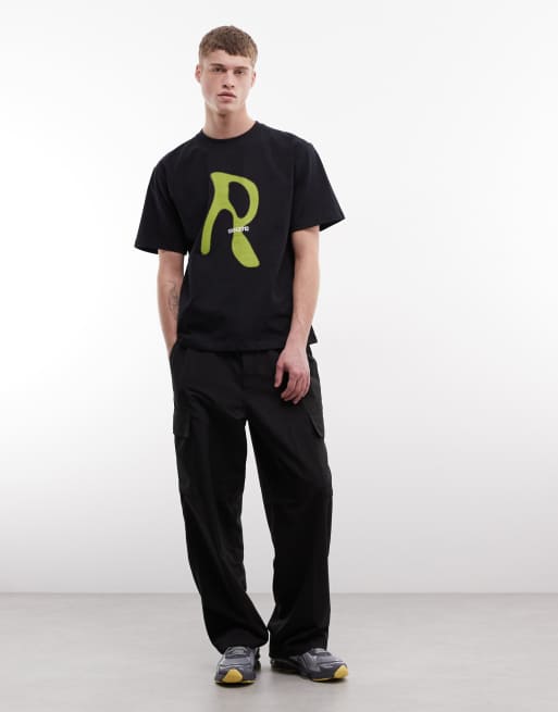 Rains 41480 relaxed fit blurred logo t-shirt in black, 2 of 5
