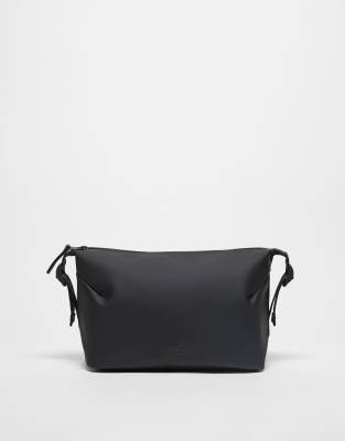 Hilo waterproof wash bag in black