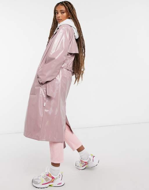 Holographic trench outlet coat