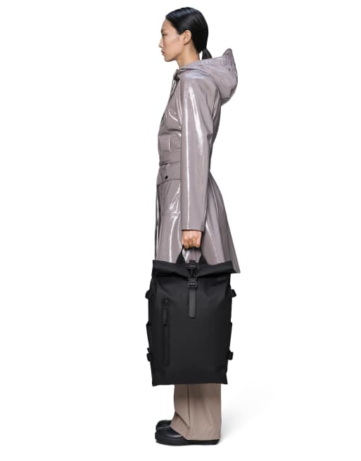 Rains mochila grande impermeable de cierre enrollable en negro, 7 de 7