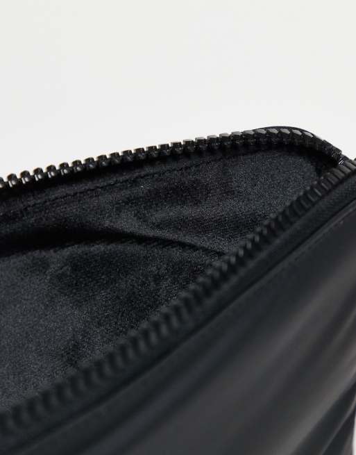 Rains puffer Laptop Cover 13""/14"" in black, 2 of 3