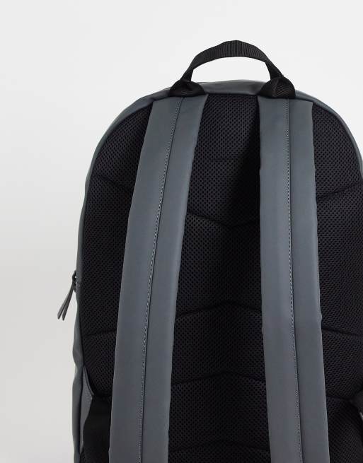 Rains rucksack in dark grey , 2 of 4
