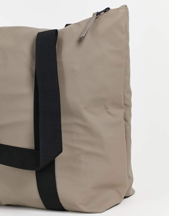 https://images.asos-media.com/products/rains-rush-tote-in-taupe/202216422-2?$n_550w$&wid=550&fit=constrain