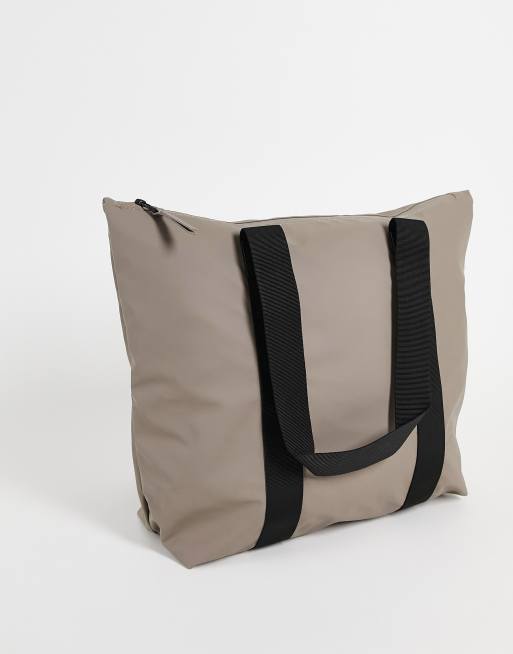 Rains – Rush – Tragetasche in Taupe