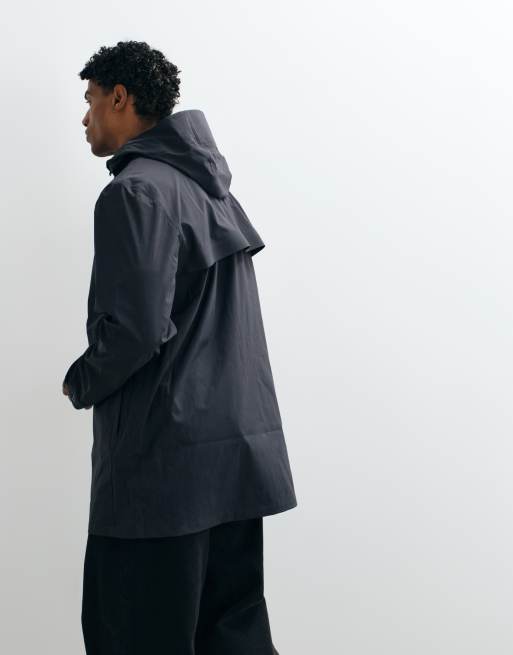 Rains Suva Hardshell wasserdichte lange Jacke mit Kapuze in Marineblau-Schwarz, 5 von 5