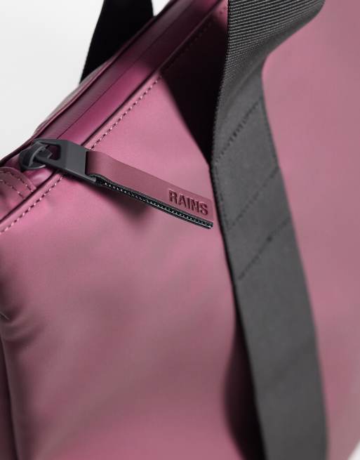 Rains x ASOS en exclusiva bolso tote mini impermeable burdeos, 2 de 4