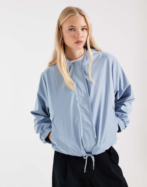 Rains x ASOS esclusiva 18040 giacca impermeabile con cappuccio e coulisse blu, 3 di 4