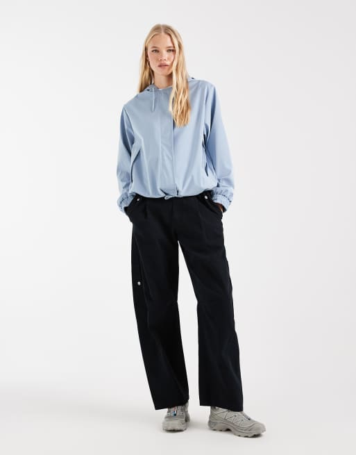 Rains x ASOS exklusive wasserdichte Jacke mit Kapuze in Blau, 2 von 4