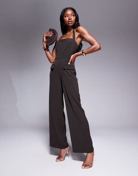 Rare London – Brun, figursydd jumpsuit med extra vida ben och halterneck - view 1