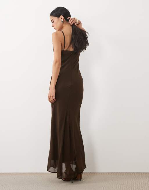 Rare London cami maxikjole i chiffon med blondedetaljer i chokolade, 3 af 4