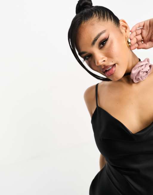 Rare London - Robe mi-longue satinée à détail corsage autour du cou - Noir, 2 de 4