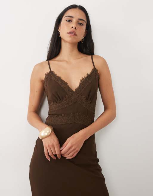 Rare London - vestido maxi de gasa con ribete de encaje en chocolate, 2 de 4