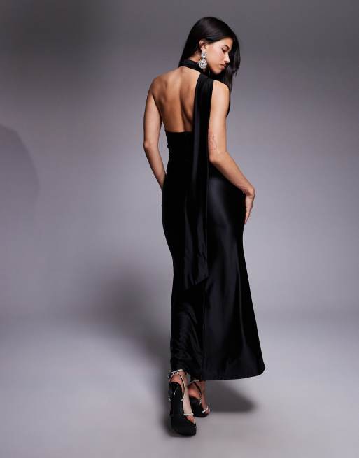 Rare London - Vestito lungo nero in raso elasticizzato con sciarpa asimmetrica, 2 di 4
