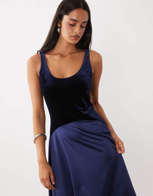 Rare London vestito maxi con gonna in velluto e satin, scollo rotondo, lucido, navy, 3 di 4