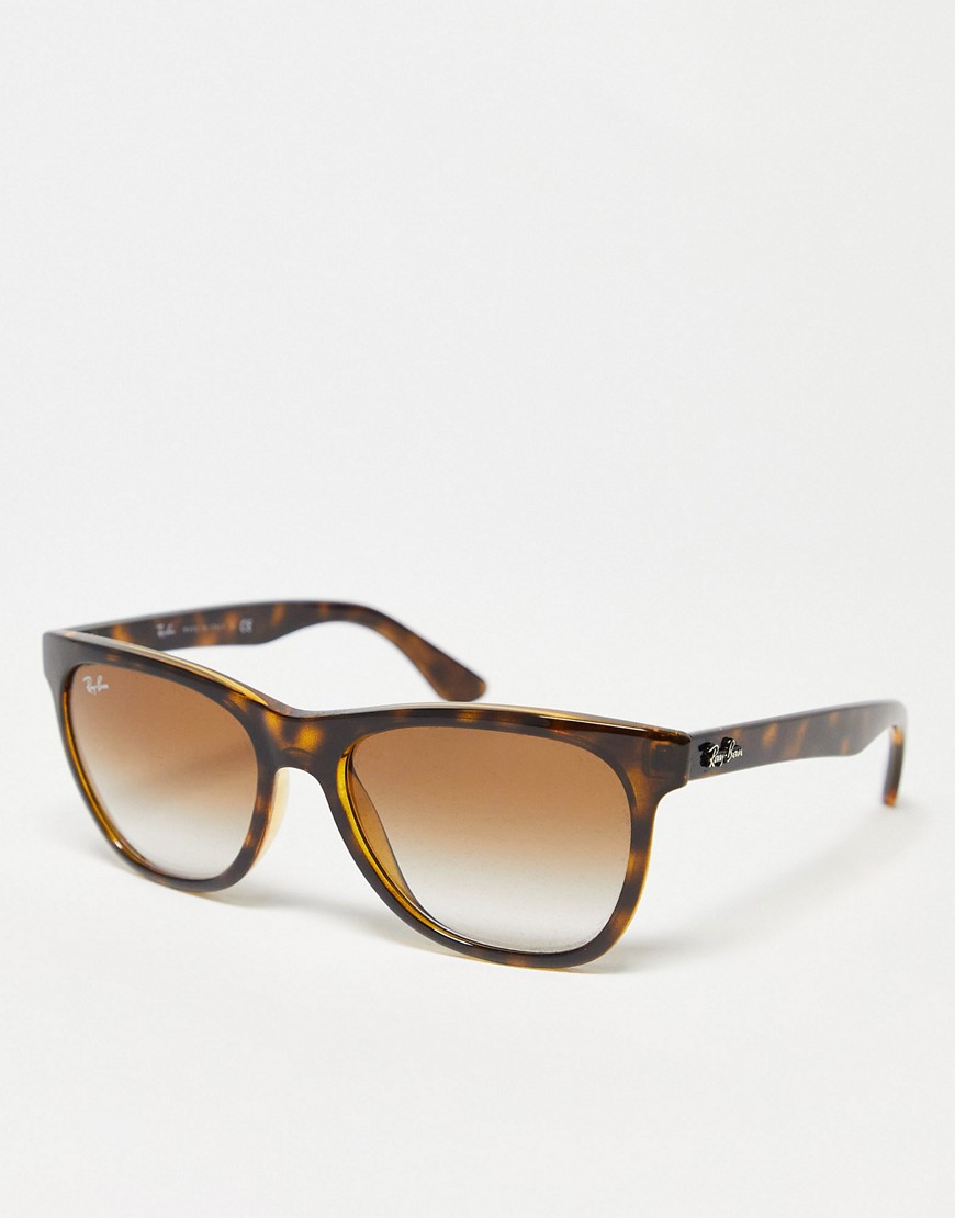 Ray-Ban clubmaster sunglasses in tortoiseshell-Brown