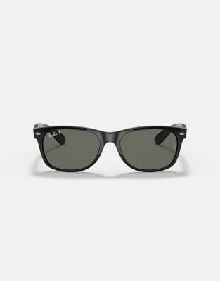 Ray-Ban - New - Klassische, eckige, polarisierte Wayfarer-Sonnenbrille in Schwarz mit grünen Gläsern