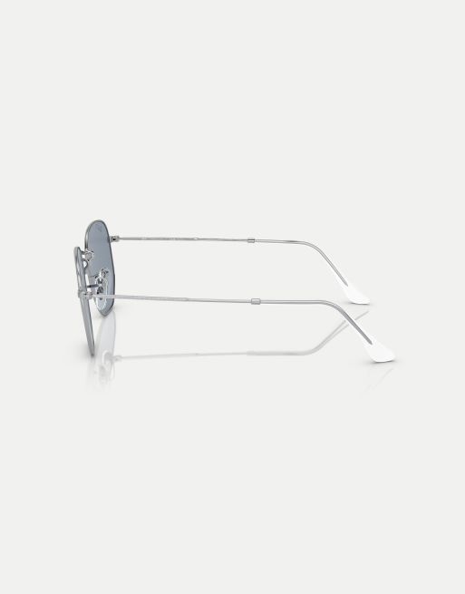 Ray-Ban - Occhiali da sole polarizzati di forma esagonale irregolare piatta argento con lenti blu, 2 di 4