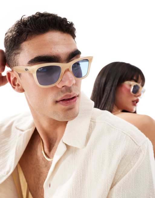 Ray-Ban - Reverse Wayfarer - Solbriller med cremehvidt stel og blå glas