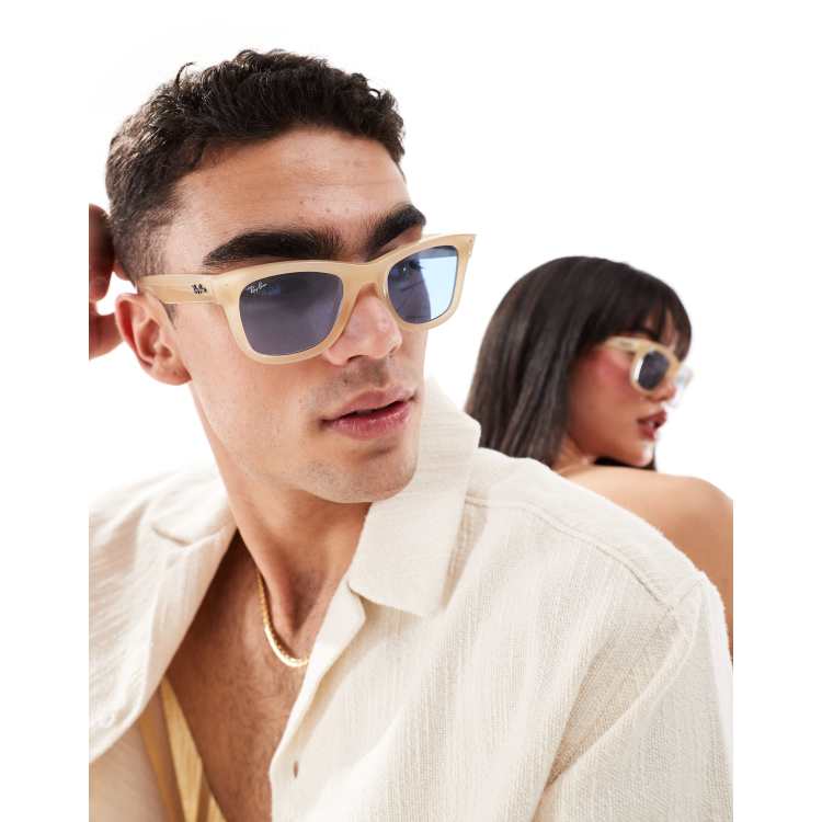 Ray Ban Reverse Wayfarer Sonnenbrille in CremeweiB Blau ASOS